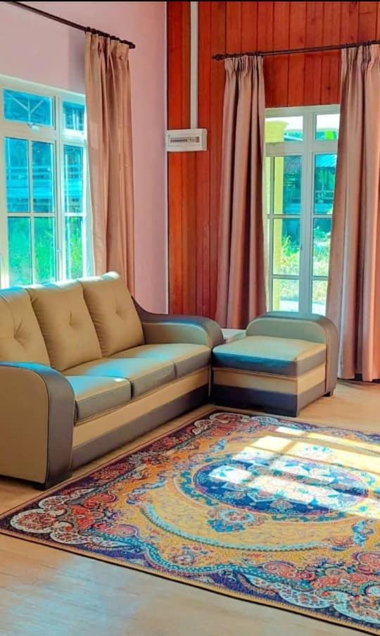 Teratak Kayu Homestay Batu Pahat Exterior photo